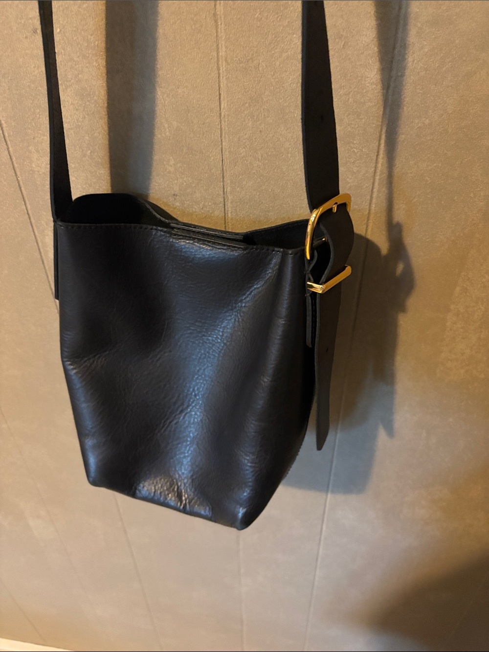 NWT Madewell Classic Black Leather Crossbody Bag - Minimalist Shoulder Purse - Picture 2 of 8